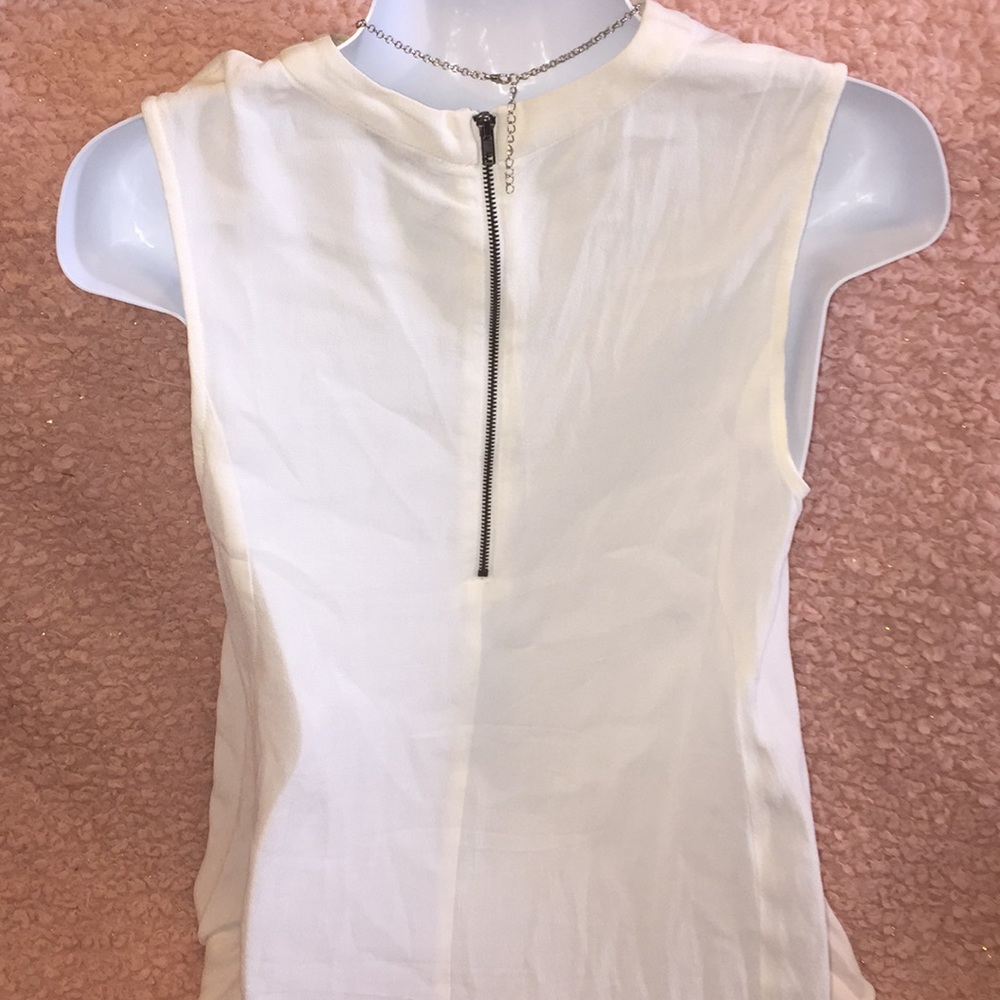 White ModCloth chic Muscle Zippered Tank - Picture 5 of 7